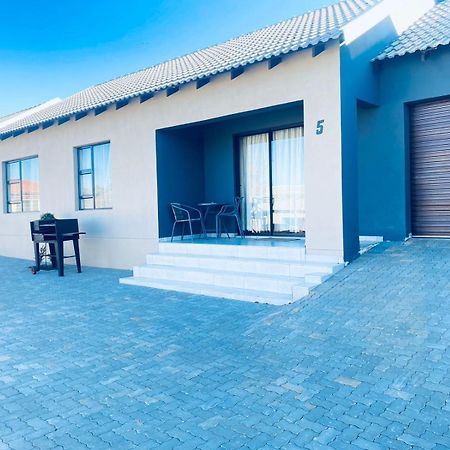 Tranquility Guesthouse Standerton Екстериор снимка